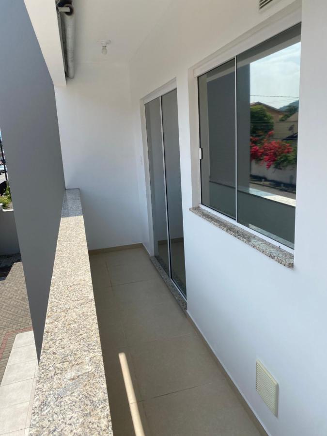 Germânica: Cozy 2-bedroom With Ac, Tv & Easy Access Apartment