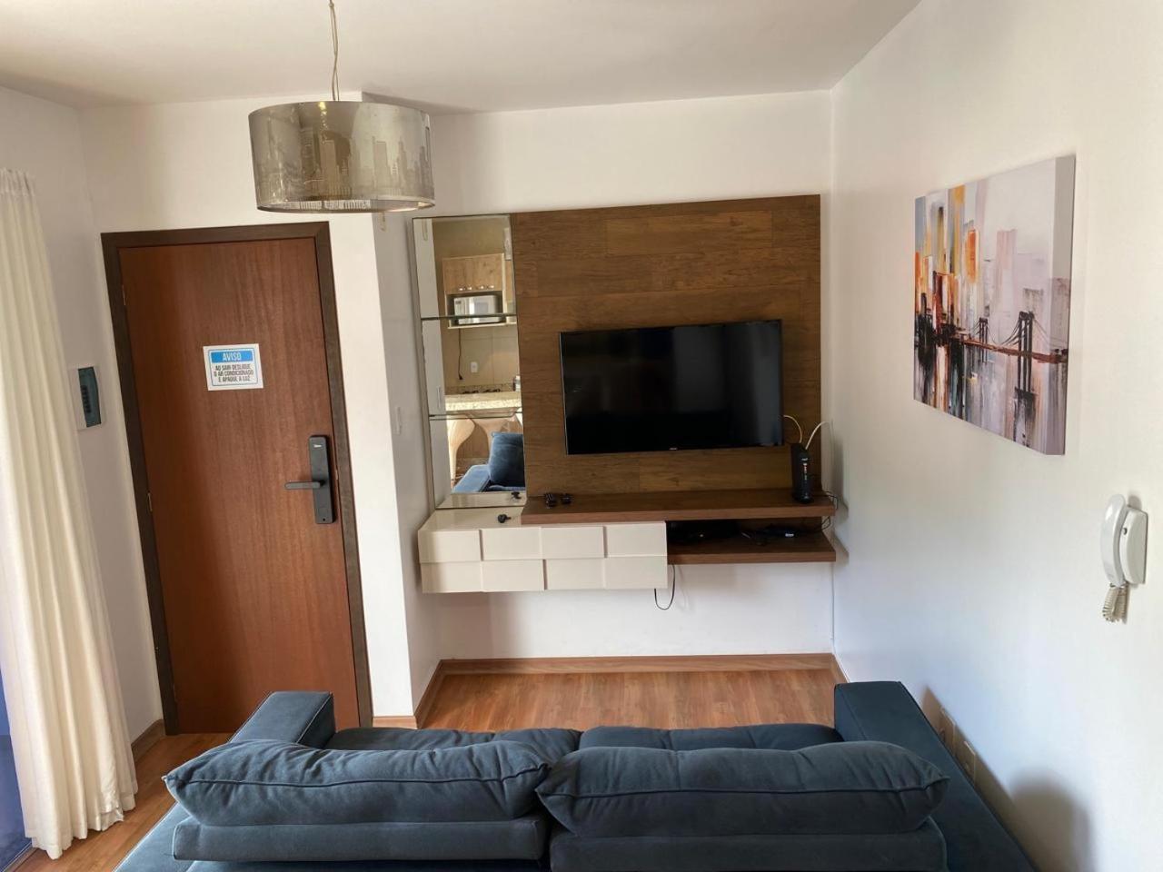 Germânica: Cozy 2-bedroom With Ac, Tv & Easy Access *