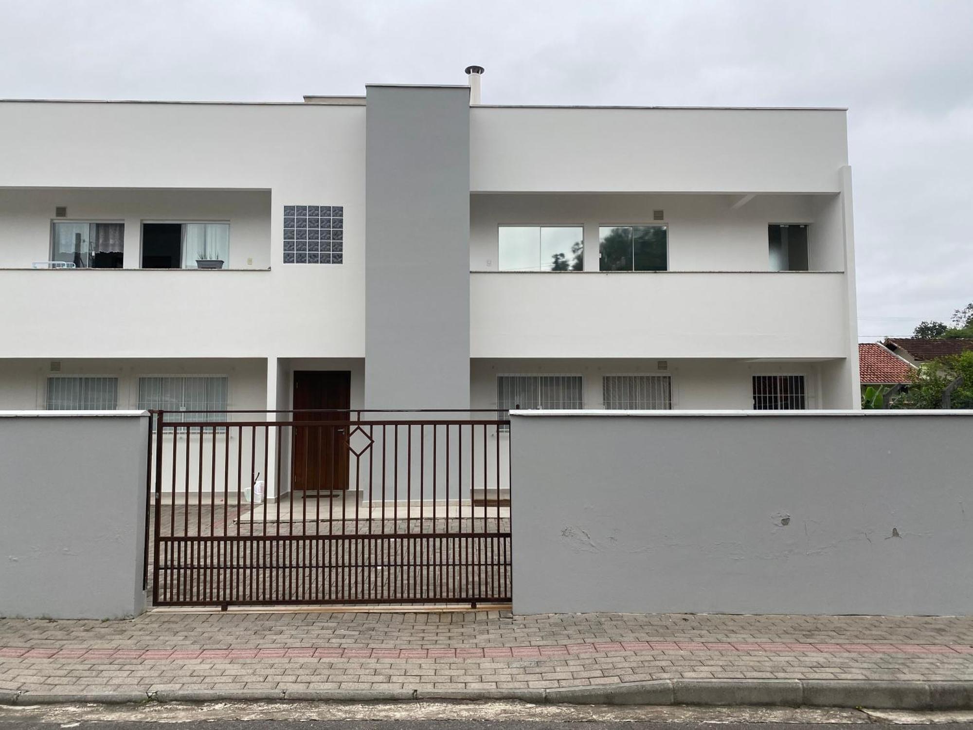 Germânica: Cozy 2-bedroom With Ac, Tv & Easy Access Apartment *
